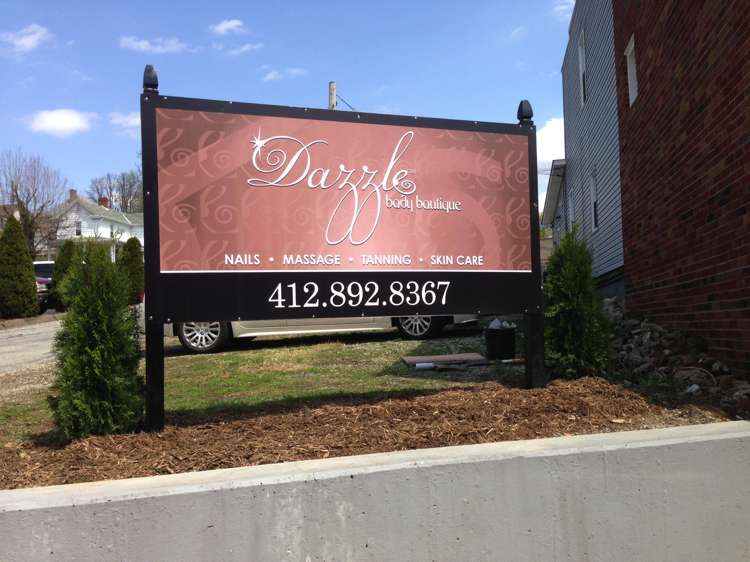Dazzle Body Boutique Outdoor sign